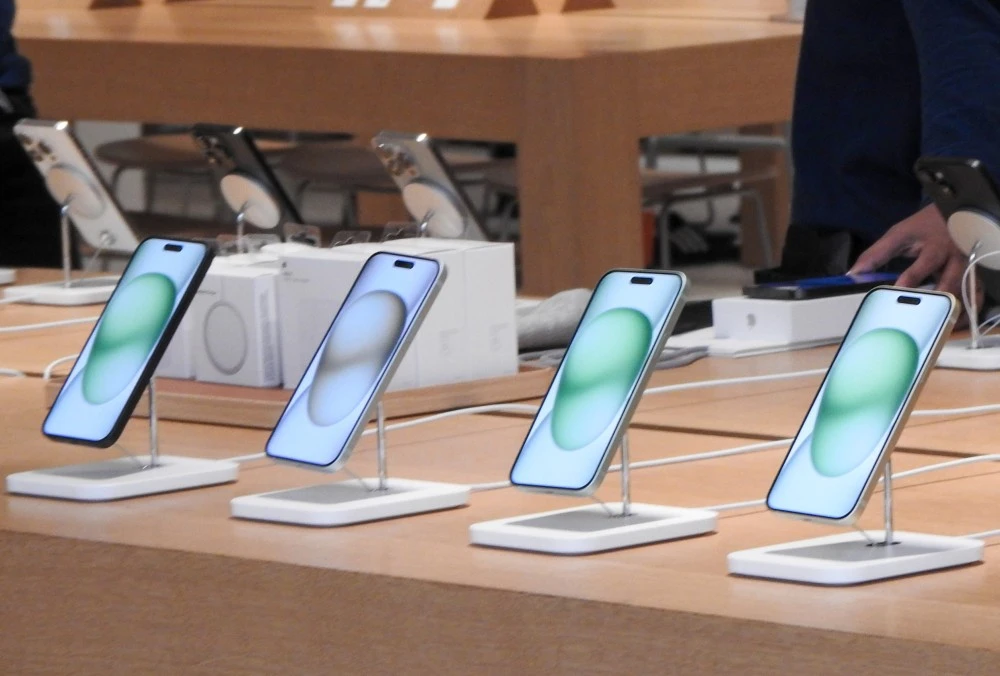 Apple’s India Boom: iPhone Shipments Touch 14 Million Units in Record-Breaking 2025