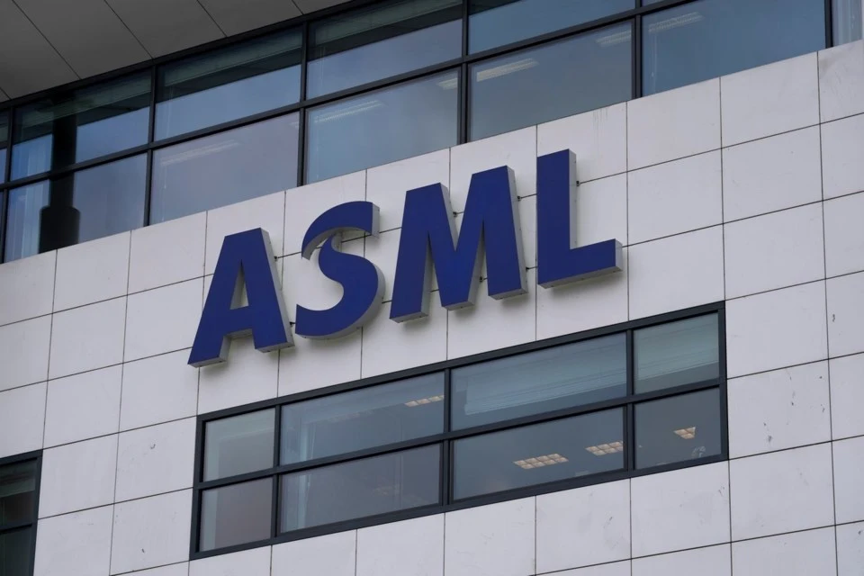 ASML Delivers Record Profits as AI Chip Demand Supercharges Growth