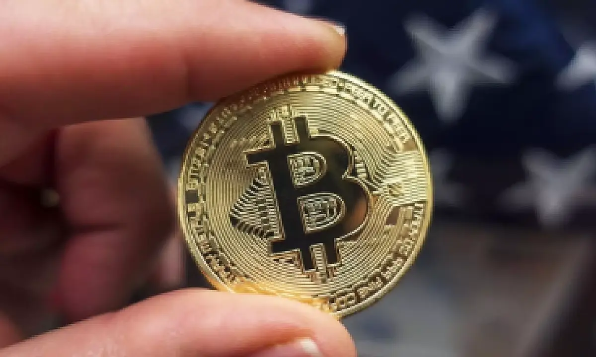 Bitcoin Heads for First Annual Decline Since 2022 as Global Macro Pressures Mount