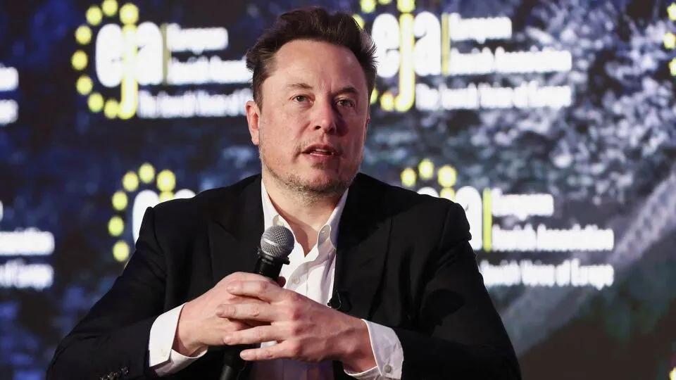 Elon Musk Pushes for Europe Approval, Urges Tesla Customers to Influence Regulators
