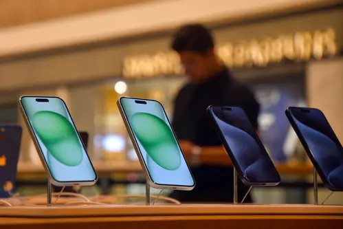 India’s Smartphone Surge Shakes U.S. Market as Growth Stalls Stateside