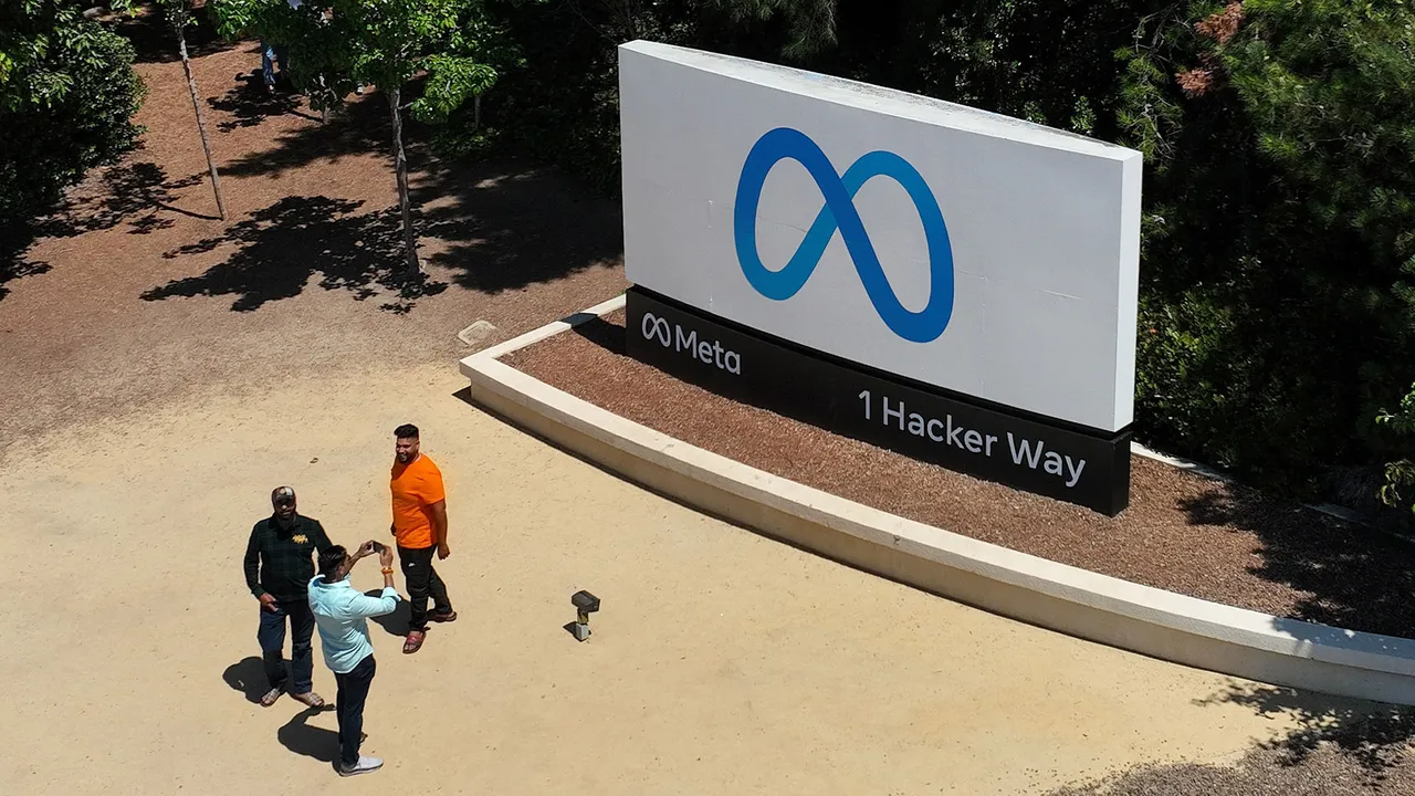 Meta Strikes $29B Deal with PIMCO, Blue Owl to Power Next-Gen Data Centers