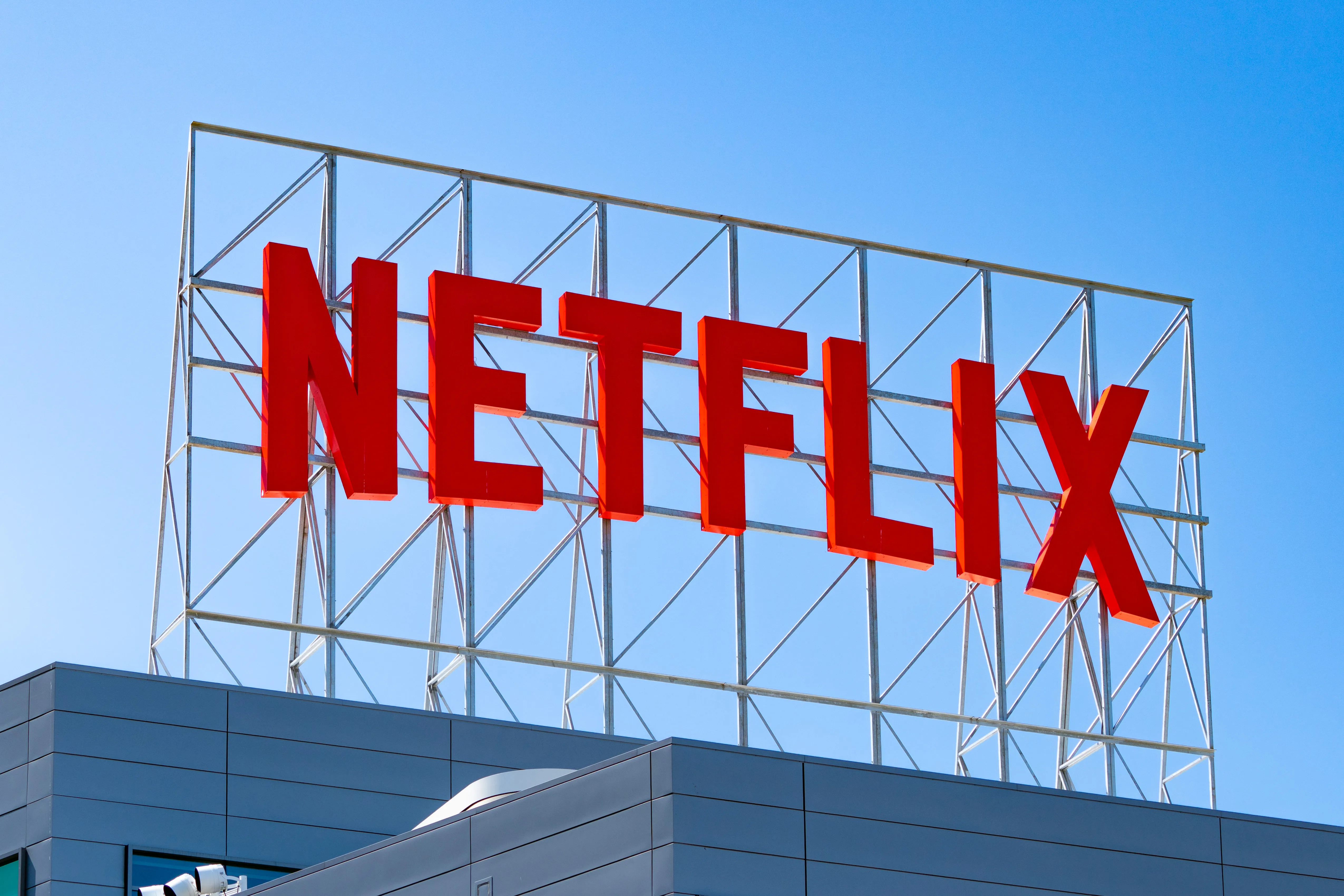 Netflix–Warner Pact Sparks Fresh Debate: Is the Big Screen at Risk?