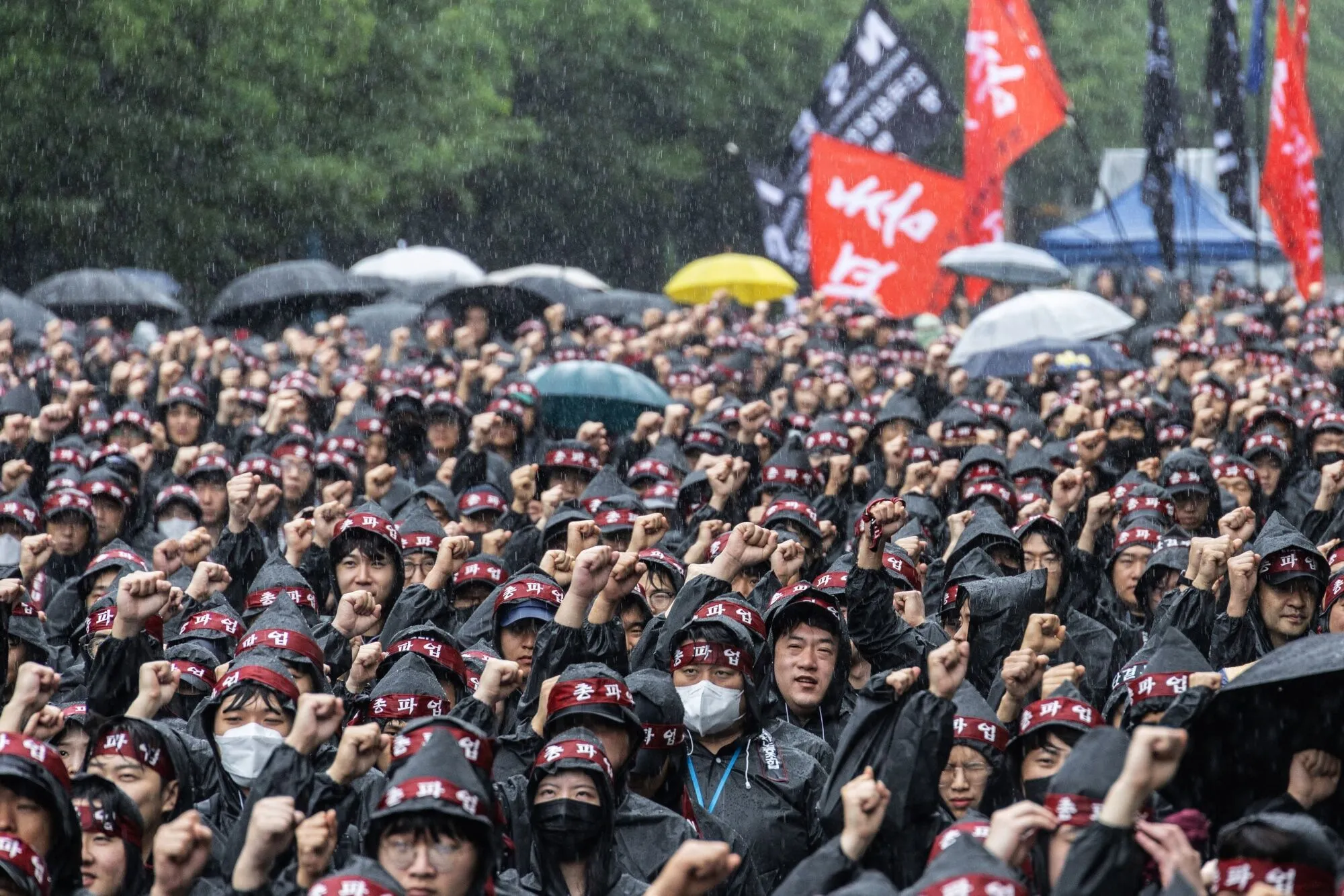 Samsung’s AI Gold Rush Fuels Worker Unrest as Strike Threat Exposes Growing Divisions