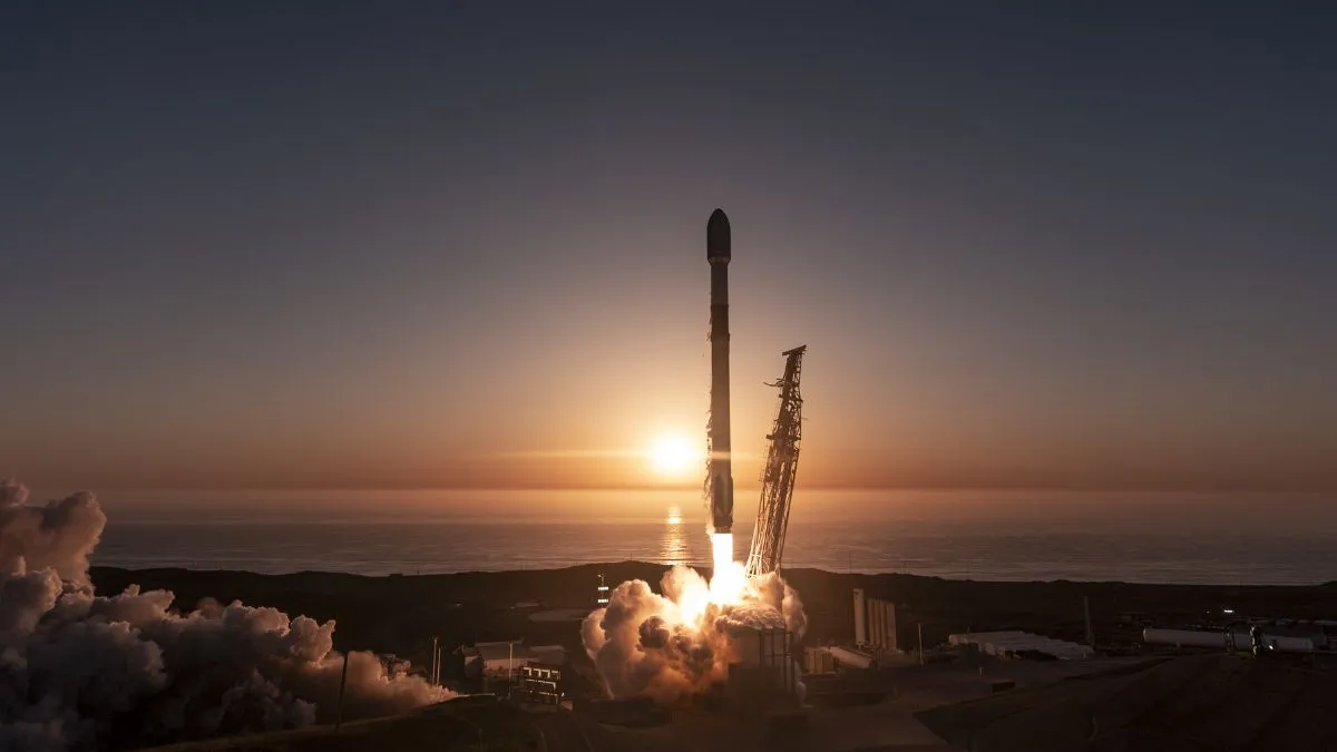 SpaceX Launches 24 More Starlink Satellites, Pushing Constellation Close to 10,500 Active Spacecraft