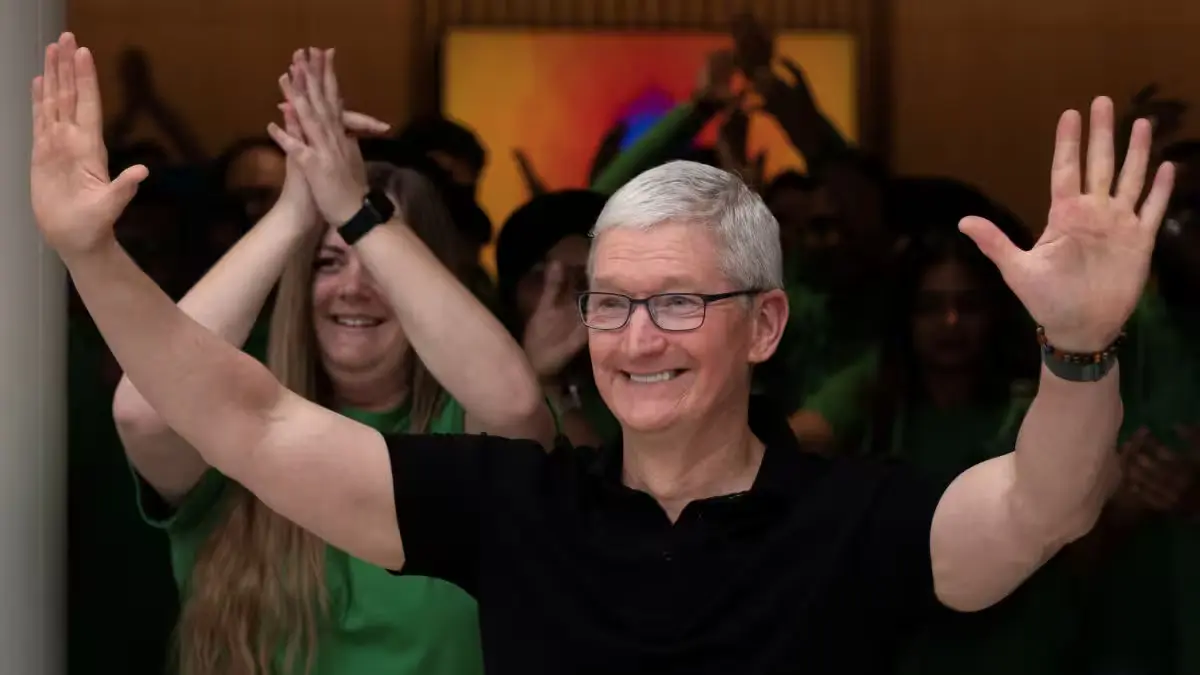 Tim Cook Deepens Apple’s India Bet as Manufacturing, Retail Push Gain Momentum