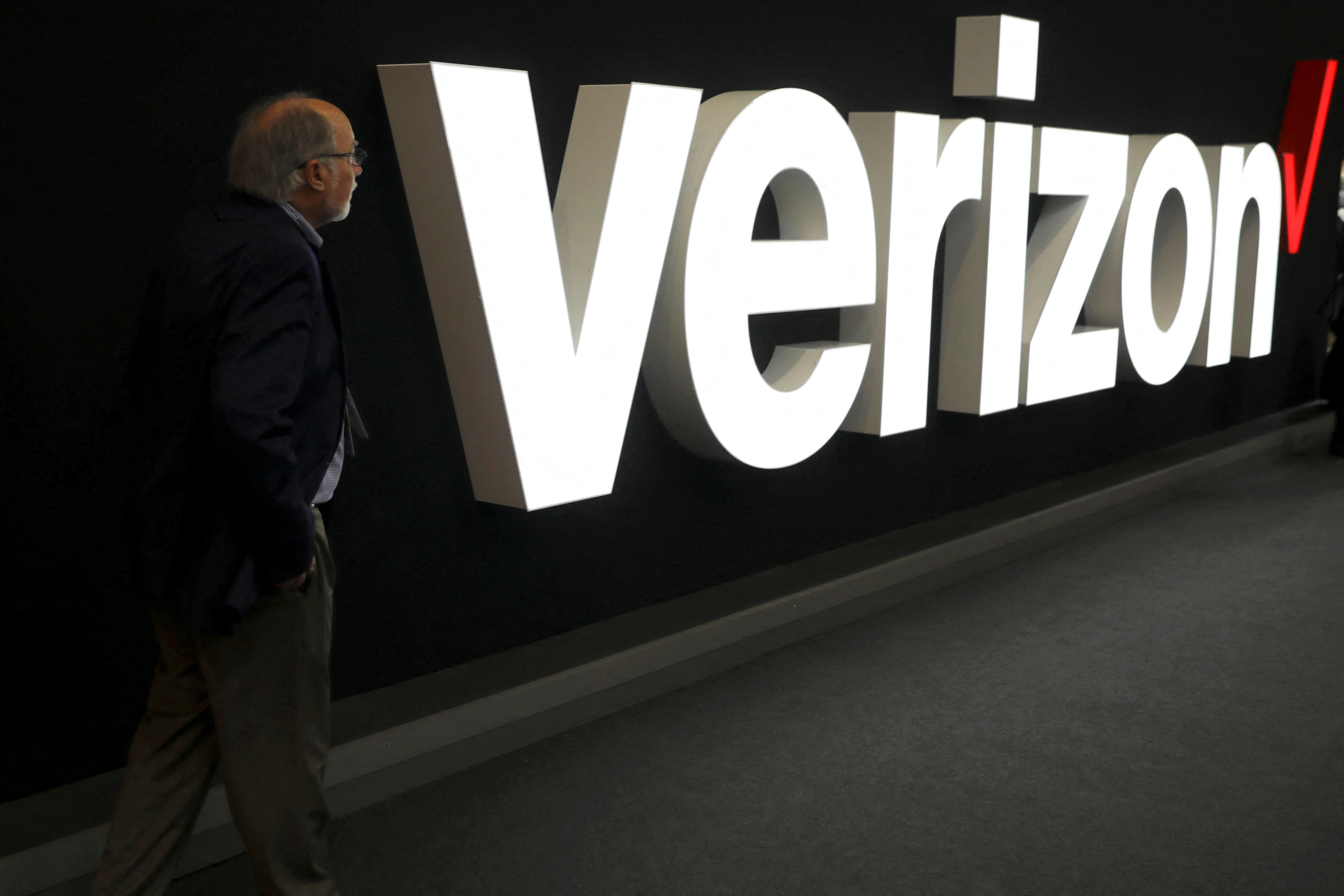 Verizon Pauses Diversity Initiatives Amid Push to Seal Frontier Acquisition